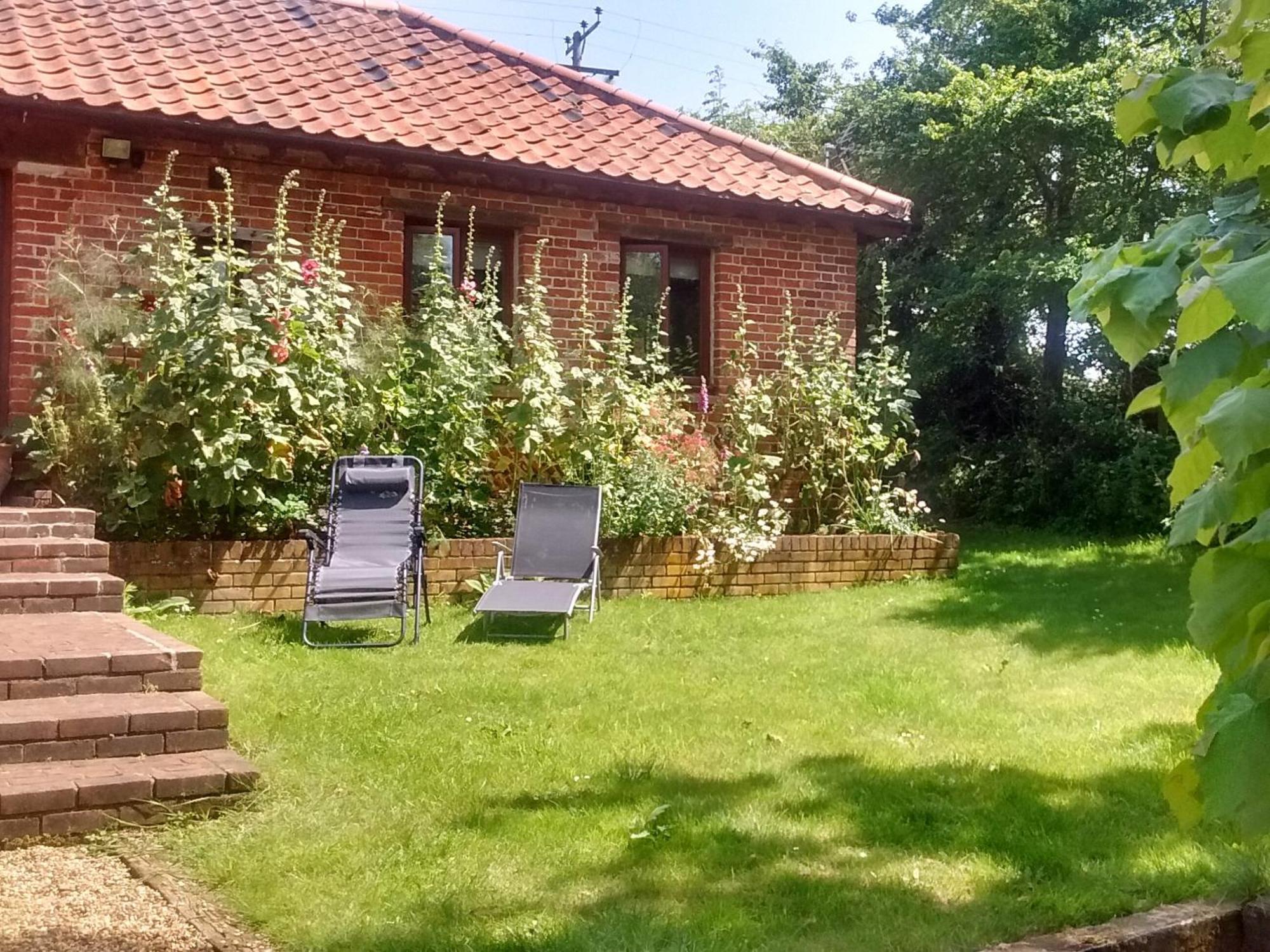 Elm Tree Barn Villa Felmingham Exterior photo